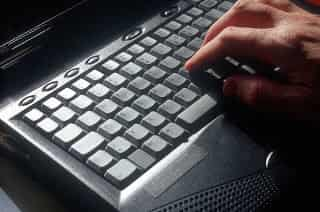 100 Tombol Kombinasi Keyboard Beserta Fungsinya - Windows PC